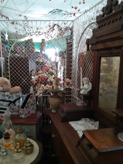 Photos of Countryside Florist & Antiques