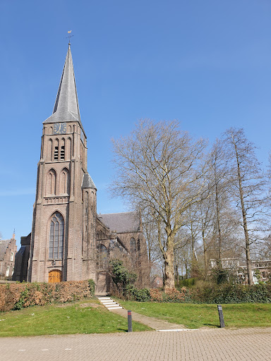 St. Vr. vd Petrus en Paul Kerk te Varik