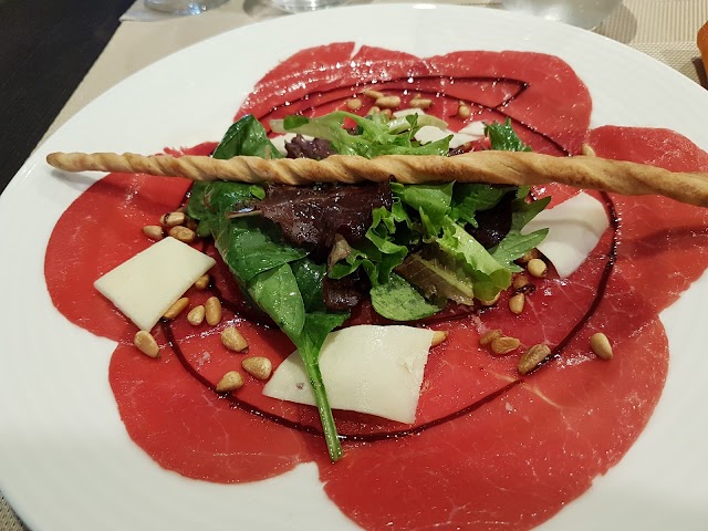 Restaurant A 4 MAINS