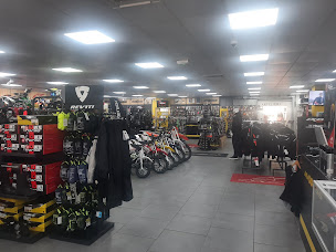 Photo n°31 de Maxxess Cergy à Saint-Ouen-l'Aumône (Magasin de pièces et d'accessoires pour motos)