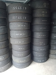 Photo n°5 de flash pneus à Aix-les-Bains (Atelier de réparation de pneus)