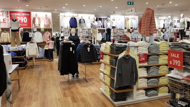 UNIQLO EmQuartier
