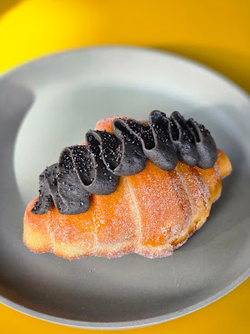 Doce Donut Co by null