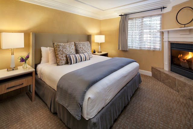 Pelican Inn & Suites