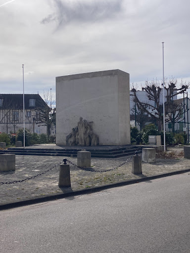 Monument aux Déportés, Fusillés et Internés de l'Yonne