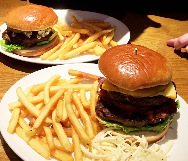 Garfunkel's Paddington Station