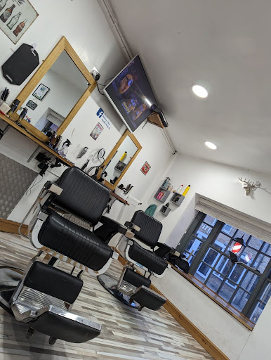 Markey’s Wee Barber Shop #2 Logo