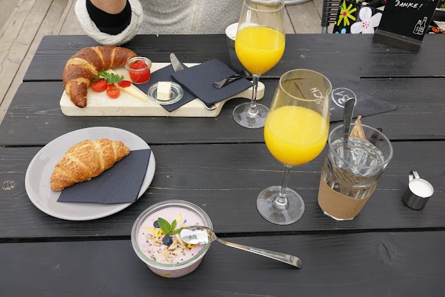 Uferlos - An der Schifflände