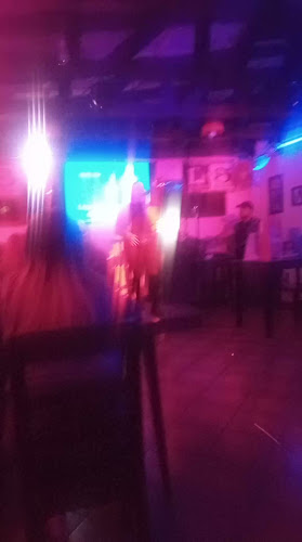 Teléfono de Luces y Sombras Restobar