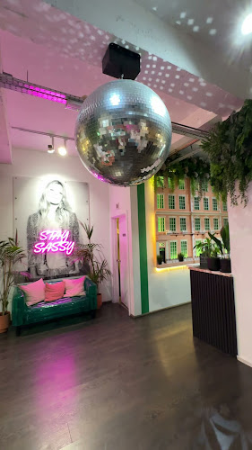 Reviews of PAINT Nails London near Oxford Street in London - Beauty salon