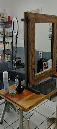 Photo n°6 de Ludovic Nicolas Coiffeur à Dijon (Salon de coiffure)