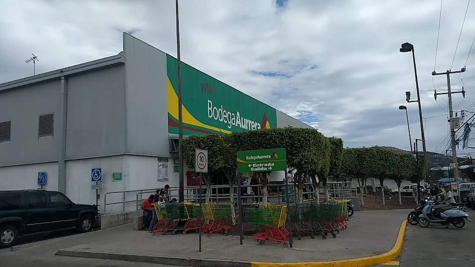 Mi Bodega Aurrera, Tlajomulco photo