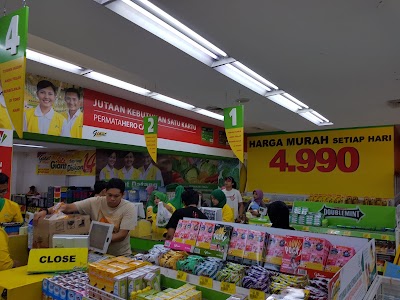 Photos of Giant Mampang Prapatan