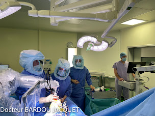 Photo n°7 de Docteur Bardou-Jacquet Julien - chirurgien prothèse genou Bordeaux à Bordeaux (Chirurgien orthopédiste)