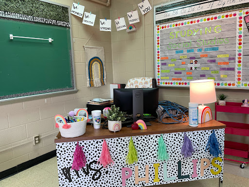 Deery Eakin Elementary - Visual