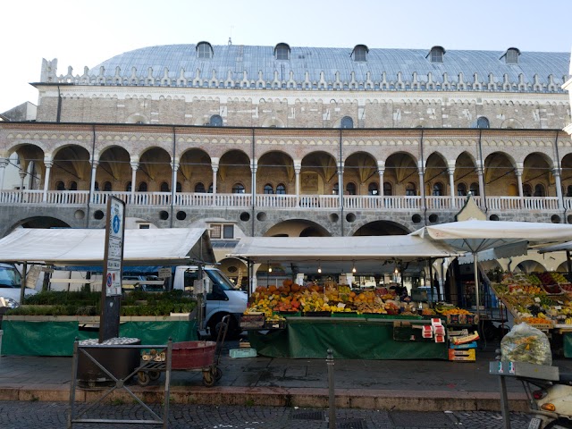 Parcheggio Piazza Insurrezione