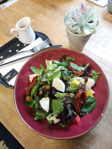 Dinghams cafe - Visual