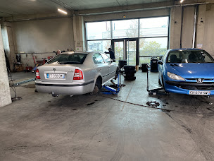 Photo n°32 de JC AUTO PNEUS à Sartrouville (Magasin de pneus)