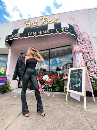 Brit Rose - Visual