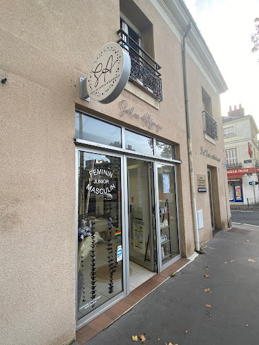 Salon atypique - Tours