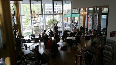 Photos of Quadrille Theatercaf&eacute;