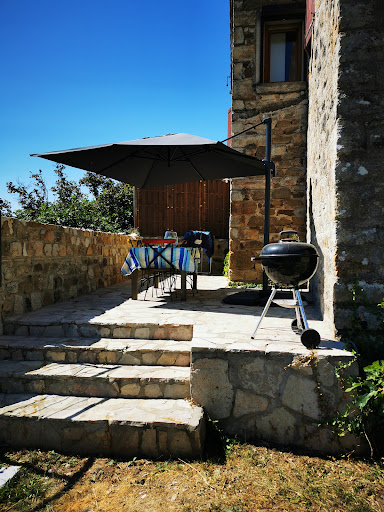 Photo de Magnifique gîte en pierres 6 personnes avec piscine privée à Lablachère (07230)