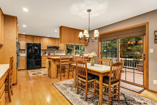 Nina Bjornstal RE/MAX Town Center - Thumbnail
