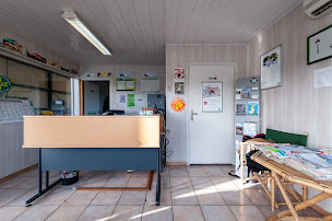 Photo n°3 de Centre contrôle technique DEKRA (AUTO - MOTO) à Montbron (Service de contrôle technique automobile)