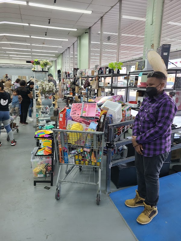 DEALS OUtLET BIN STORE #2 photo 1