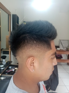 REYES BARBER ESTUDIO 7