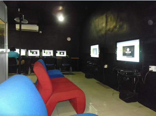 Max Gaming Center, Author: Dilan Dias