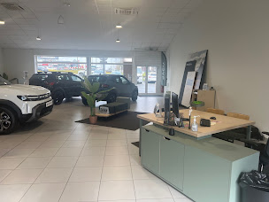 Photo n°4 de DACIA Englos - Groupe Autosphere à Sequedin (Vendeur de voitures d'occasion)