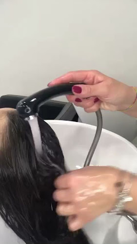 Carla Soares Cabeleireiro e Estética Horário de abertura