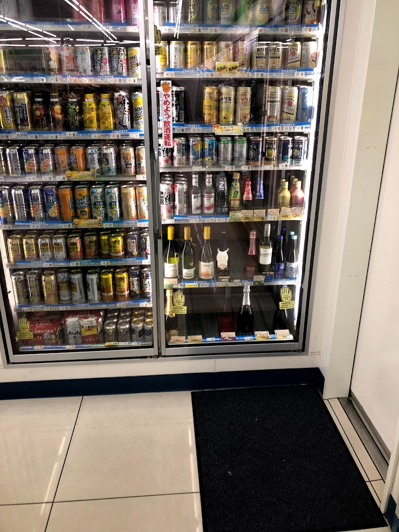 ファミリーマート 新丸子駅西口店