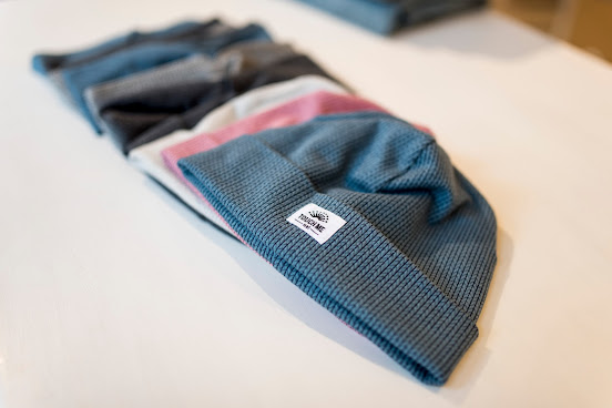 Prezent local design & gift store by null