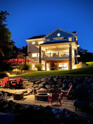 LakeHowes - Visual