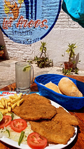Los Arcos Cevichería - Thumbnail