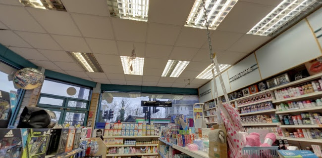 Comments and reviews of Harris Chemist Grove Park
