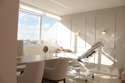 Dra. Isadora Lopes | Dermatologista e Tricologista