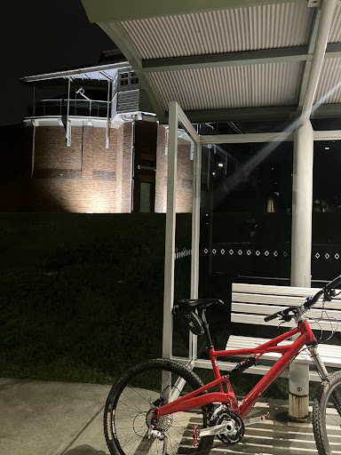 Annerley Rd at Dutton Park, stop 11/17 - Thumbnail