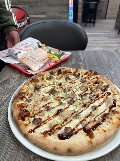 Photo 3 - Pizz' Burg