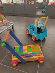 Photo n°6 de Coffre à Jouets d'occaz à Auxerre (Magasin de jouets)