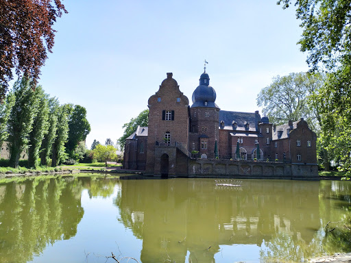 Parkplatz Burg Bergerhausen