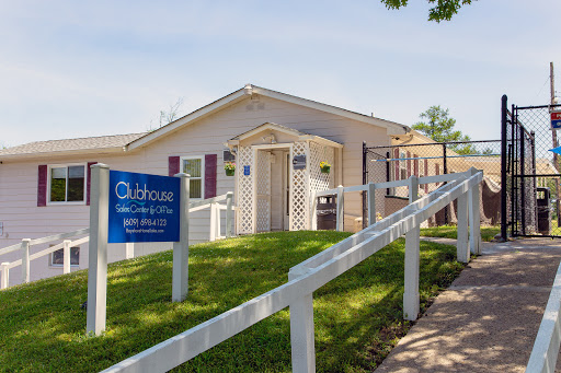 Pinewood Estates Manufactured Home Community