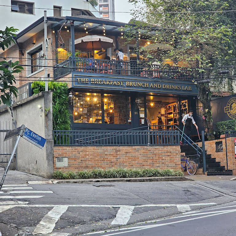 Cafeteria London Coffee na Vila Mariana 😍 alguém aqui já foi? 👻 #oqu