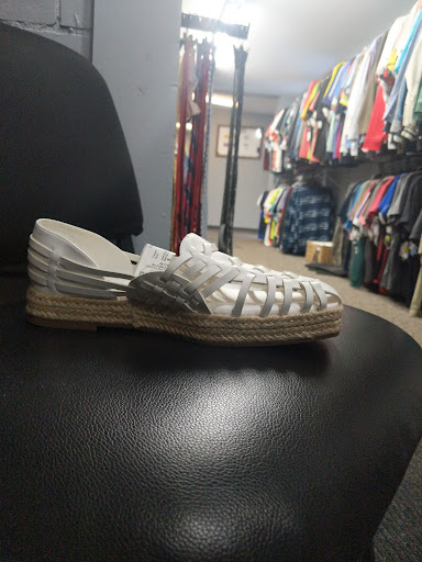 Clothing Carousel - Thumbnail