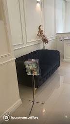 Photo n°22 de Haussmann Coiffure & esthétique à Paris (Salon de manucure)