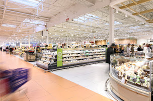 Photo n°7 de Centre Commercial Carrefour Bourges Coeur de Marais à Bourges (Boutique de cigarettes électroniques)