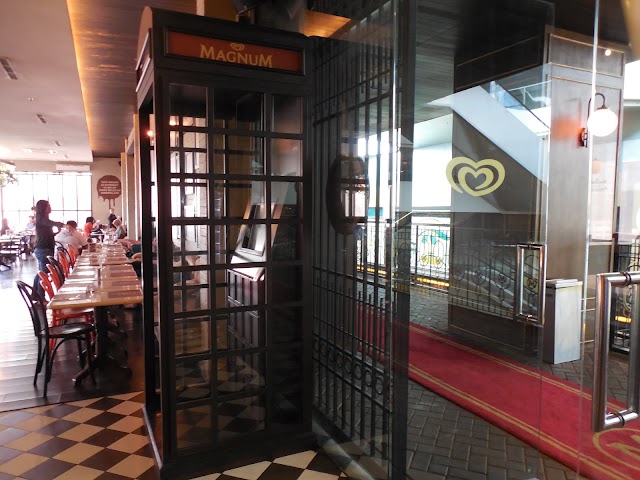 Magnum Cafe