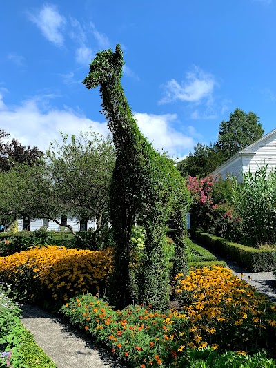 Green Animals Topiary Gardens